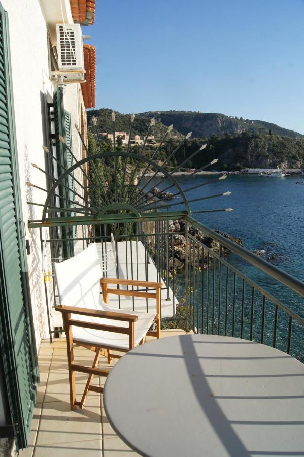 Gorgones, Sea-Front, Great View Aparthotel Kardamíli Kültér fotó